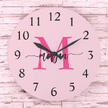 Relógio Grande Nome de Monograma de Rapariga de Script Moderno Ro<br><div class="desc">Faça uma declaração ousada em seu espaço com nosso Relógio Grande de Letras Modernas Rosa Quente, Girly Monograma! Apresentando um vibrante design cor-de-rosa-quente e personalizado com seu nome em uma elegante escrita moderna, este relógio adiciona um na moda e um toque pessoal a qualquer sala. Perfeito para quartos, escritórios ou...</div>