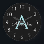 Relógio Grande Nome do Monograma de Rapariga Azul Azul Aqua<br><div class="desc">Relógio de Nome do Monograma de Script Simples Azul-Azul-Azul-Azul-Azul-Azul-Azul-Azul-Azul-Azul e Dourado. Isso faz o doce presente de 16 anos,  casamento,  chá de panela,  aniversário,  chá de fraldas ou festa de solteira perfeito para alguém que ama luxo de óculos e estilos quicos.</div>