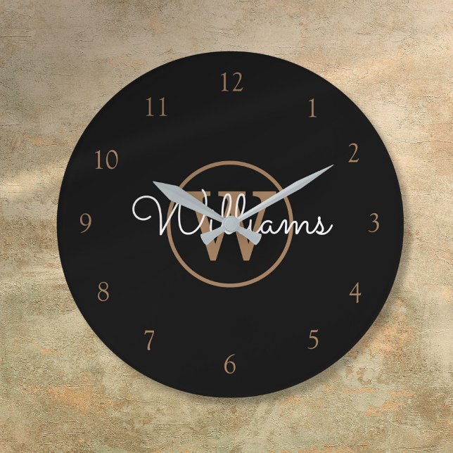 Relógio Grande Nome do Script do Monograma Dourado Elegante (Elegant Black Gold Monogram Script Name Large Clock)