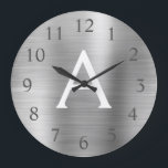 Relógio Grande Nome e inicial do monograma metálico prateado<br><div class="desc">Nome do Monograma Metálico de Silver Faux e Relógio de Parede de de Serviço Inicial. O relógio de parede faz o presente perfeito para alguém que ama aço inoxidável prateado.</div>