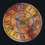Relógio Grande Numerário Romano Rustic Antique Chique Vintage<br><div class="desc">Este design personalizado, único e bonito apresenta uma antiga antiguidade de vintage de ponta falsa, com seu nome pessoal e personalizado em uma fonte ousada, com seu próprio ano estabelecido. A face do relógio tem algarismos romanos em negrito com um centro de um padrão único de mandala. Personalize este relógio...</div>