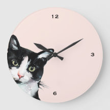 O gato espreitando adorável cora pulso de disparo