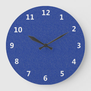 Relógio Grande O reflexo azul com branco numera o pulso de