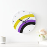 Relógio Grande Orgulho Não Binário do Arco-Íris Personalizado<br><div class="desc">As cores não binárias de amarelo,  branco,  roxo e preto criam o arco-íris legal neste divertido relógio personalizado da parede. Eles são presentes para um amigo não-binário na comunidade do gênero.</div>