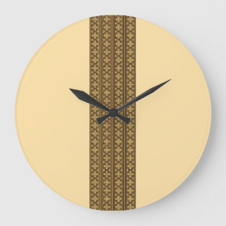 Relógio Grande Pingente Cruz Telet em marrom