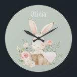 Relógio Grande Pink Blush Bunny Sage Green Name Clock<br><div class="desc">Coelho branco e doce cor-de-água rosada,  coelho com sotaque floral em um cesto mais vestido. Fundo verde de sábio suave. Adicione sua escolha de nome. Adorável. 100% de satisfação do cliente com a Zazzle todos os dias.</div>