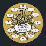 Relógio Grande Pop do livro cômico Art 50º Ouro Aniversário<br><div class="desc">Personalize com seus nomes e detalhes do 50º aniversário. Um design legal,  moderno e divertido que coloca,  ainda mais,  wham,  zap,  pow numa celebração especial de ouro.</div>
