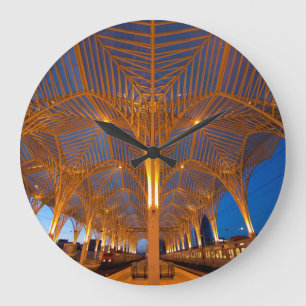 Relógio Grande Portugal, Lisboa. Vista Da Estação Moderna