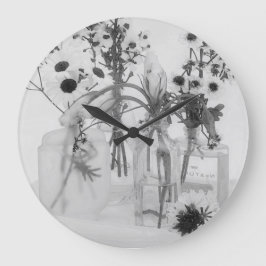 Relógio Grande Quatro Frascos E Flores Brancas