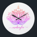 Relógio Grande Rainbow Mandala Flower Bohemian<br><div class="desc">O relógio de design da flor de mandala,  inspirado na Boêmia,  é personalizado com um nome. Este belo relógio de design Boho é perfeito para o quarto da sua filha adolescente.</div>