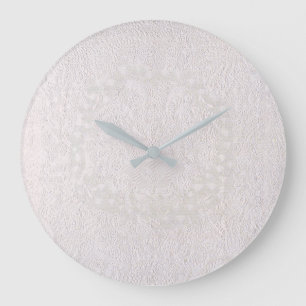 Relógio Grande Renda Decorativa Rosa Sobre Branco