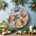 Relógio Grande Sobreposição de Texto de Foto da Família Elegante<br><div class="desc">Crie a manutenção de uma família de eternos com este simples e elegante relógio fotográfico. Apresentando um design minimalista com uma charmosa cobertura de roteiro de amor, esta placa exibe lindamente suas fotos familiares favoritas. Perfeito para crianças, pais, e avós, um presente adorável para dia de as mães ou dia...</div>