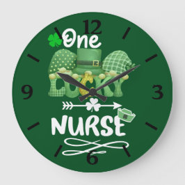 Relógio Grande Uma enfermeira sortuda com gnomos