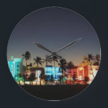 Relógio Grande USA, Florida, Miami Beach, Ocean Drive, Art Deco<br><div class="desc">Walter Bibikow / DanitaDelimont.com USA,  North America,  Florida</div>