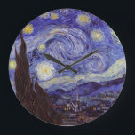 Relógio Grande Vincent Van Gogh Starry Night Vintage Fine Art<br><div class="desc">Vincent van Gogh Starry Night Fine Art PaintingStarry Night é uma pintura do artista poste-impressionista holandês Vincent van Gogh. O céu azul à noite está cheio de nuvens, estrelas e uma lua crescente brilhante. A Noite Estrelada é a única noturna na série de visões da janela do seu quarto. Movimento:...</div>
