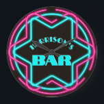 Relógio Grande Vintage Neon Bar Wall Clock<br><div class="desc">Um design neon vintage ousado torna estes relógios personalizados perfeitos para o seu bar!</div>