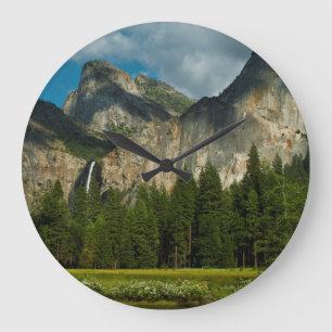 Relógio Grande Vista Dramática Do Vale De Yosemite Das Portas