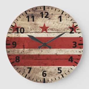 Relógio Grande Washington DC Flag no Old Wood Grain