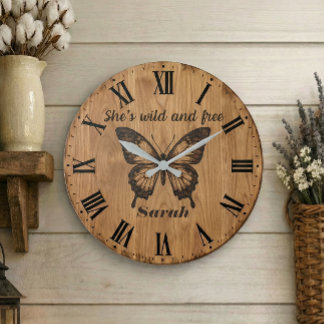 Relógio Grande Wild & Free Wall Clock | Custom Name Gift