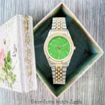 Relógio Green Gems Watch<br><div class="desc">Digitalizada,  imageria,  desenhou esta Abstrato gráfica,  com um padrão texturizado,  numa vívida sombra de verde-claro,  semelhante a Kelly Green.</div>