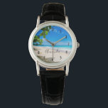 Relógio Linda Foto Sunny Tropical Beach<br><div class="desc">Um relógio com uma fotografia adorável. Uma praia branca arenosa com água azul azure. Relaxando a imagem com um céu ensolarado e um surf espumante gentil com algumas folhas tropicais bonitinhas moldando a imagem.</div>