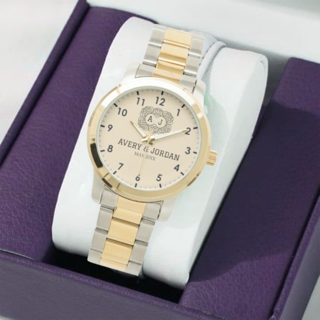Relógio Luxury monogram cream couple names initials (Criador carregado)