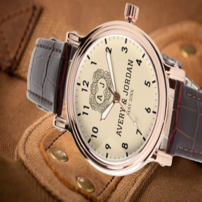 Relógio Luxury monogram cream couple names initials  (Criador carregado)