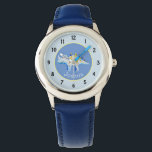 Relógio Meninos Blue Watercolor Dinossaur and Name Kids<br><div class="desc">Este design bonitinho e caprichoso apresenta uma mão pintada de dinossauro azul e dourado com fundo azul,  e pode ser personalizada com o nome do seu filho. Perfeito para o primeiro relógio de qualquer criança adorável de dinossauro. Veja nossa loja para outros designs lindos!</div>