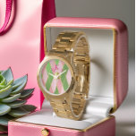 Relógio Monograma Dourado de Argyle Rosa e Verde<br><div class="desc">Eleve seu estilo com este relógio de pulseira personalizável, com um design de estilo verde e rosa-chic. A pulseira dourada acrescenta um toque de luxo, complementando perfeitamente as cores vibrantes da face do relógio. Um sutil emblema de marijuana fica no centro, adicionando uma camada extra de elegância. O recurso monograma...</div>