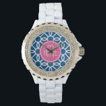 Relógio Monogramas de padrão geométrico rosa-quente e azul<br><div class="desc">Um design de zague em tons frescos e alegres. Se precisar ajustar o monograma,  clique no botão personalizar e faça alterações.</div>