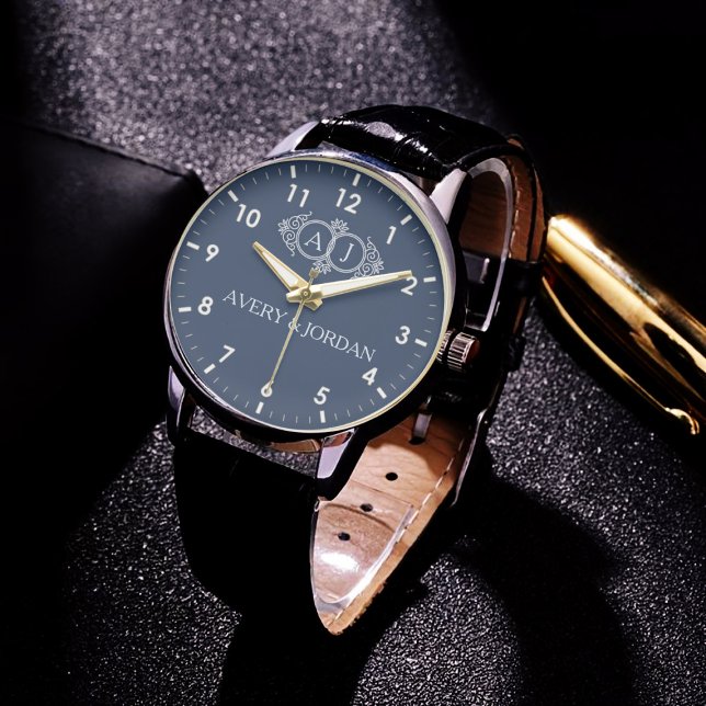 Relógio  Navy Blue Monogram Couple name (Criador carregado)