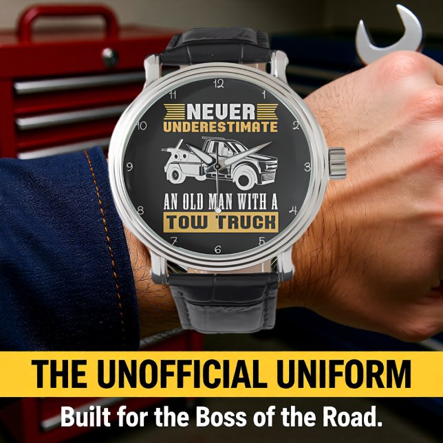 RELÓGIO NEVER UNDERESTIMATE AN OLD MAN WITH A TOW TRUCK (Criador carregado)