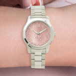 Relógio Nome do Monograma do Glitter Metálico Brutado Dour<br><div class="desc">Personalize facilmente este design de relógio chic de moda com brilho bonito de ouro rosa em um fundo metálico escovado de rosa dourado.</div>