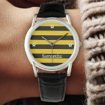 Relógio Padrão de stripes de abelha clássica engraçada<br><div class="desc">Personalize o seu mundo com a nossa design de listras de abelhas fofinhas. Sua palavra ou nome,  colocado sobre um fundo incrível,  adiciona um toque de especiaria ao seu estilo. Projetado com o Arkansas por Zaubershirts,  é uma criação verdadeiramente única e especial,  só para ti!</div>