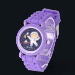 Relógio Pequena Astronauta Personalizada<br><div class="desc">Este relógio divertido apresenta uma doce ilustração vetorial de uma menina astronauta, uma estrela cadente e uma espaçonave em um fundo azul escuro e pode ser personalizado com o nome, monograma, inicial ou qualquer texto de sua escolha para um presente personalizado perfeito.</div>