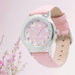 Relógio Personalizar o nome das raparigas - Assistência de<br><div class="desc">Acompanhe o tempo com o nome das nossas moças,  "Pink Daisy Kids Watch"! Com um design de margarida rosa giro,  este relógio pode ser personalizado com seu nome. Perfeito por ajudá-la a permanecer no horário de estilo.</div>