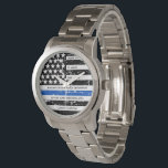 Relógio Polícia - Baixa Policial em Linha Azul<br><div class="desc">Celebre e mostre seu apreço a um excelente policial com este Thin Blue Line Police Retirement Watch - design de bandeira americana em cores da Polícia, design angustiada. Perfeito para presentes de aniversário da polícia, presentes de aposentadoria da polícia e prêmios de serviço. Personalize este relógio de aposentadoria policial com...</div>