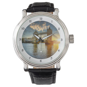 Relógio Ponte de torre no Sunset