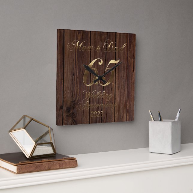 Relógio Quadrado 2023 Rustic 65th Wedding Anniversário Parents (Escritório)