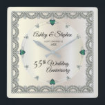 Relógio Quadrado Alexandrite | 55.o Aniversário de Casamento<br><div class="desc">Opulent elegance enquadra esta design de aniversário de 55 anos de casamento em um único design de diamante escalado com realces de diamante e alexandrite em forma de coração em vez de números e faxes acrescentados em um gradiente branco de tom dourado. Por favor, note que todos os embelezamentos são...</div>