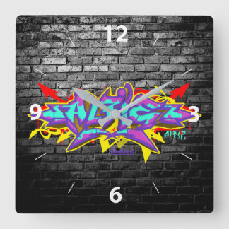 Relógio Quadrado Alfie em grafite com tijolos para cinza