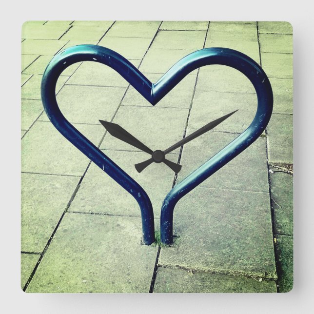 Relógio Quadrado Amor, na cidade (Frente)