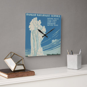 Relógio Quadrado Antigo Old Faithful no Parque Nacional de Yellowst