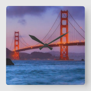 Relógio Quadrado Após o por do sol para fora na praia do padeiro