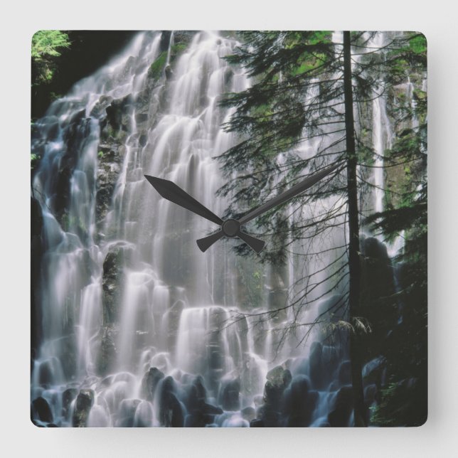 Relógio Quadrado Cachoeira na floresta, Oregon (Frente)