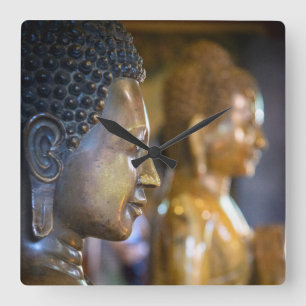 Relógio Quadrado Camboja, Phnom Penh. estátuas de Buda