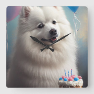 Relógio Quadrado Cão esquimó americano com balões de aniversário