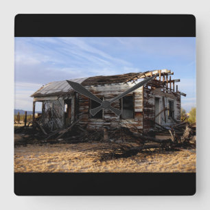 Relógio Quadrado Casa Abandonada Em Kelso, Califórnia