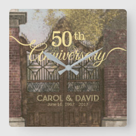 Relógio Quadrado Celebrando o 50º aniversário. Vintage Charleston.