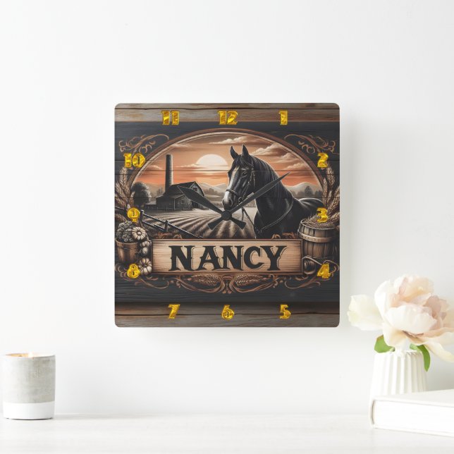 Relógio Quadrado Cena de Cavalo e Fazenda com Nameplate ao pôr do s (Lar)